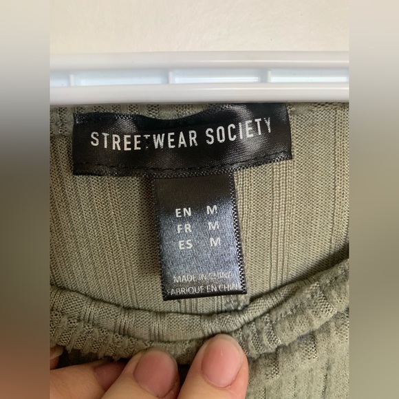 Sz M BUNDLE. Sweaters, cardigan. Hunter green, and maroon colours. - Picture 4 of 10